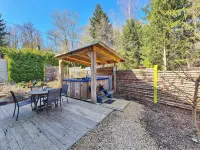 Chalet with Hot Tub in Durbuy Hotels in 