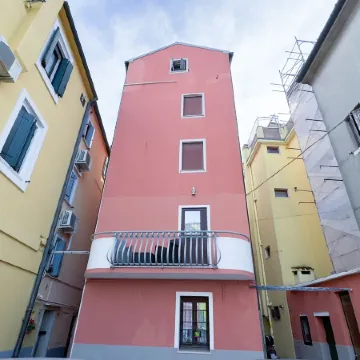 Alicetta Apartment by Ca-Sa Check