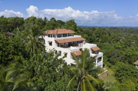 Saffron House in Weligama