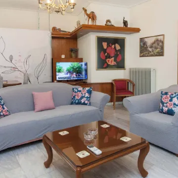 Classical 2 Bd Beauty Apt in Peaceful Chalandri