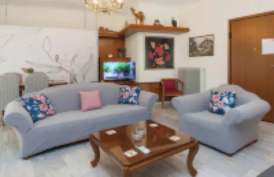 Classical 2 Bd Beauty Apt in Peaceful Chalandri