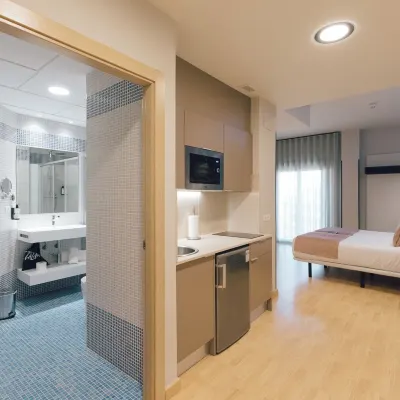Palau Apartments Valencia Hotels near Gulliver