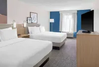 Spark by Hilton Lansing Hotels in Lansing