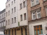 Hotel Alef Hotels near Wawel Royal Castle-State Art Collection