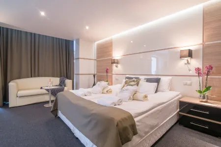 Hotel Zena Beauty & Shopping Center