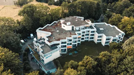 Hotel Quellenhof Bad Urach Отели в г. Деттинген-на-Эрмсе