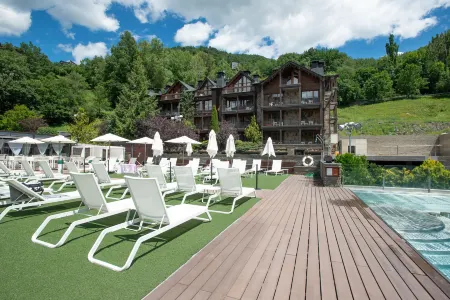 Aparthotel AnyosPark Mountain & Wellness Resort Отели в г. Anyos