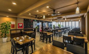 Cherry Hotel and Apartment