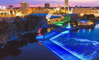 5 min Walk to Notre Dame Modern Home 517