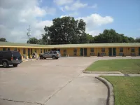Tropicana Motel Bastrop - Parkplatz