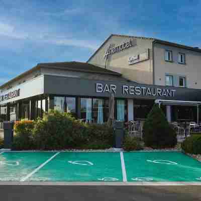 Kyriad Clermont Ferrand Nord - Riom Hotel Exterior