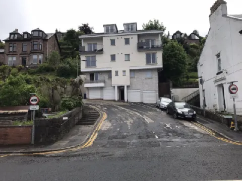 Beautiful 3-Bed Apartment in Gourock Hotels in 