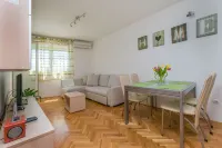 Cetina Apartment