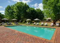 Whispering Pines Country Estate - Rooftop Pools