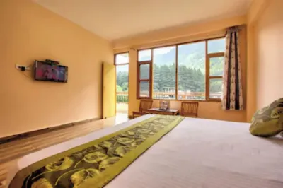 Goroomgo J J Regency (Manali)