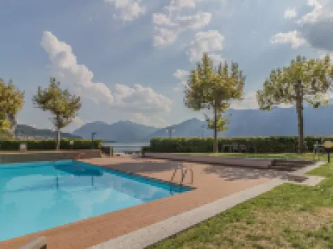 Sunset View Hotels in Lierna