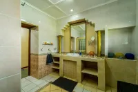Room in Villa - Zambezi Family Lodge - Elephant Room