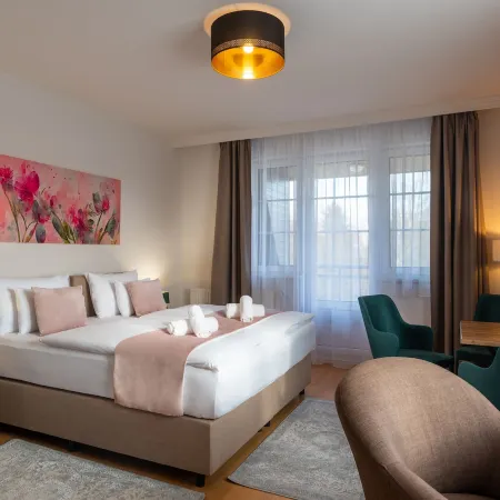 Holdvirág Hotel
