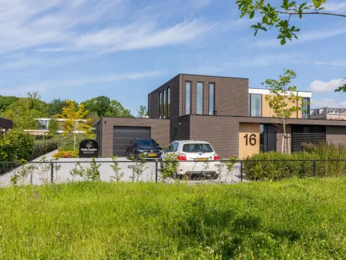 Lovely Cozy House in Koudekerke - Parkplatz