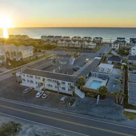 Loggerhead Inn and Suites