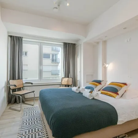 Huswell - Beautiful Seaview Apartment with Private Garage