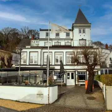 Homaris Strandhaus Blankenese Hotels near Rissen