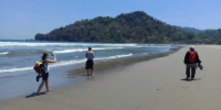 甘德朗城市青年旅卦