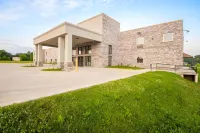 Royal Inn & Suites فنادق في Adairsville