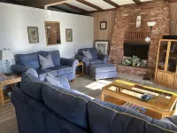 Cozy 2 Bed 2 Bath Lake Front Cottage Hotels in Cleora