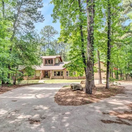 Lake Palestine Retreat – Dock, Fire Pit & Serene Views