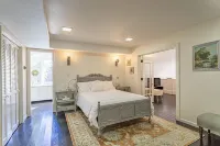 Island Waterfront Estate, Sunsets, Boat Basin, Close Beaches,  Sleeps12, Dogs OK