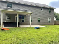 4 bedroom/3 bath home with bonus spaces close to everything you need or want! RTJ 골프 트레일 앳 그랑 내셔널 주변 호텔