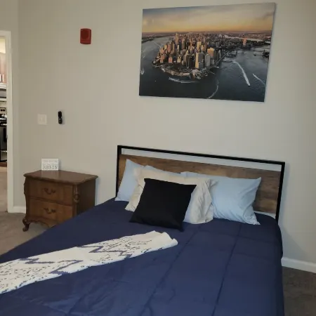 Stylish and Spacious, Close to the Hospital