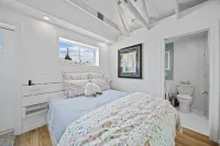 Modern Comfort and Prime Location - Charming Cozy Retreat Hotels in Coeur d'Alene
