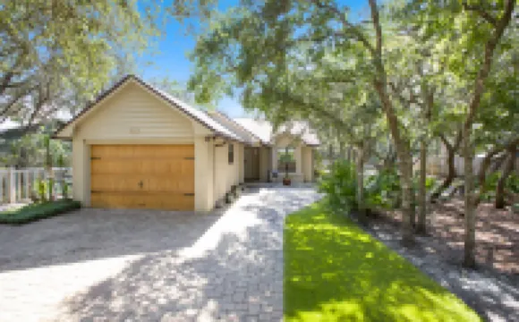 Enchanting Private Pool and Complimentary Beach Chairs - Gorgeous Retreat
