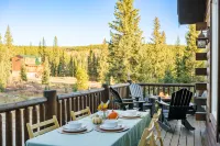 Charming Custom Craftsman Chalet with Hot Tub - Tranquil Escape