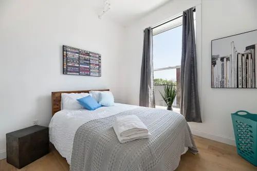 City Serenade: Downtown Oasis with a Musical Touch