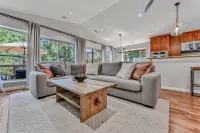 Charming Mountain Cabin with Beach Access - Cozy Tranquil Retreat