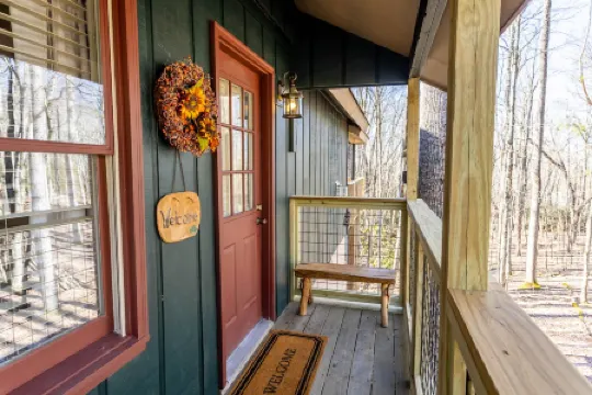 Cozy Cabin with Scenic Activities - Charming Mountain Hideaway