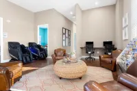 Resort-Style Pool and Fitness Center Await - Stunning Family Retreat Hôtels à : Citrus Ridge