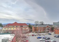 Charming Condo with Balcony and Parking - Modern City Oasis