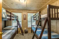 Cozy Whimsy - Hot Tub, Game Room, Outdoor Kitchen Hotels in Lewis County