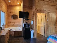 Serene Acres with Fire Pit and Jetted Tub - Charming Cozy Retreat Hotels in Township 1