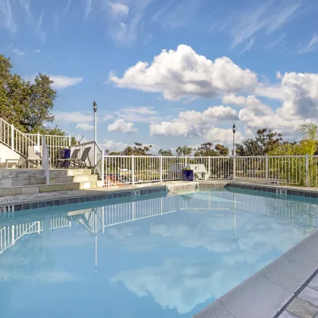 Best Western Plus Marina Shores Hotel