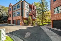 Beautiful, waterfront condo w/ an updated interior and a gas fireplace