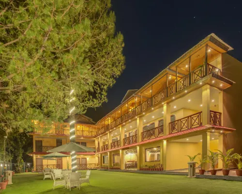 Summit Jungle Resort 保利加瓦酒店