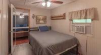 Cozy cabin with 3 bedrooms and WiFi, peaceful Nancy