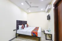 FabHotel Yash Residency - Yamuna Sports Complex Hotel in zona Cathedral Church of The Redemption