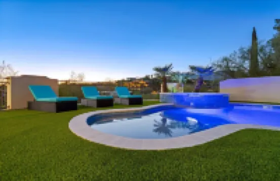 Hot Property Family Friendly Pool&Spa Sleeps 14