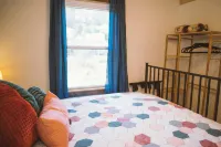 Artist Retreat with Modern Amenities - Cozy and Inviting Escape